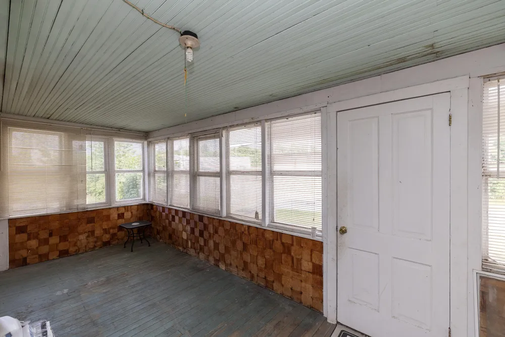 123 Hilltop Lane Cassopolis, MI 49031