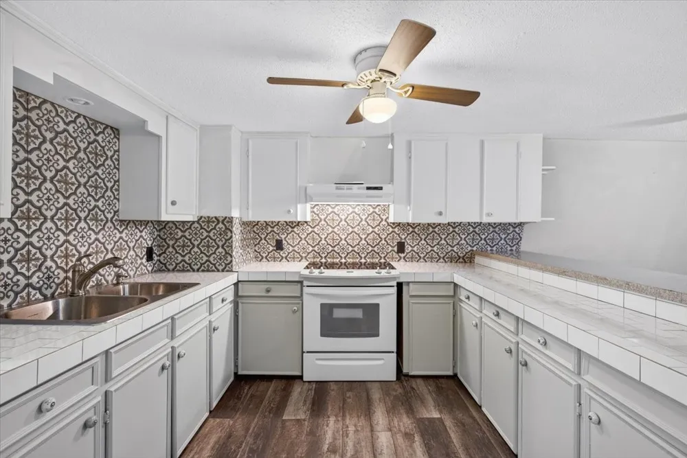 7540 Buggy Hub Trail Athens, TX 75751