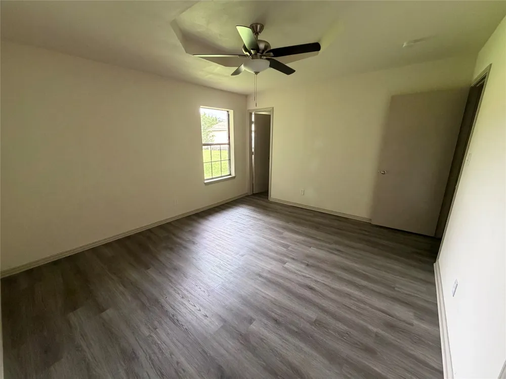 305 Lois Street Roanoke, TX 76262