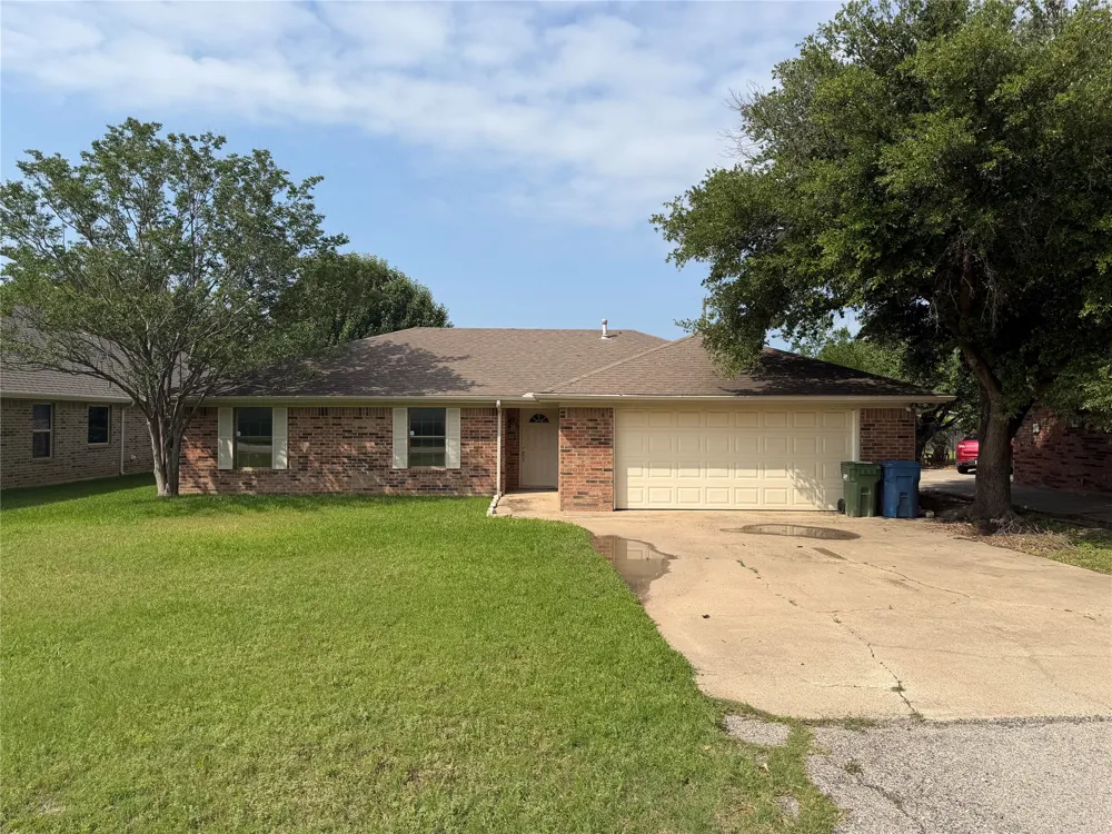 305 Lois Street Roanoke, TX 76262