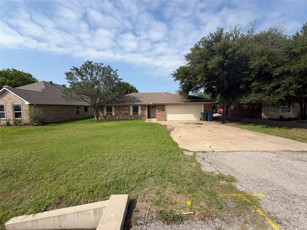 305 Lois Street Roanoke, TX 76262