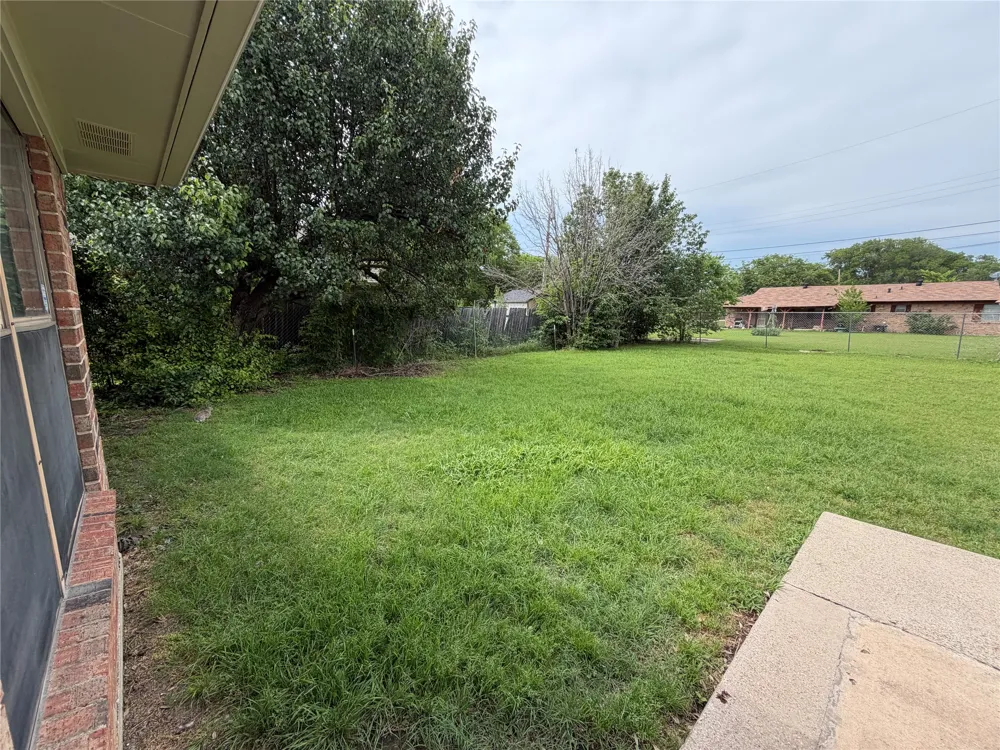 305 Lois Street Roanoke, TX 76262