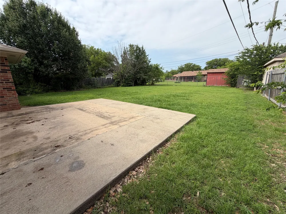305 Lois Street Roanoke, TX 76262