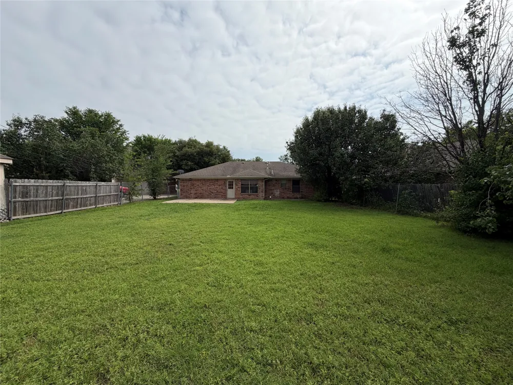 305 Lois Street Roanoke, TX 76262
