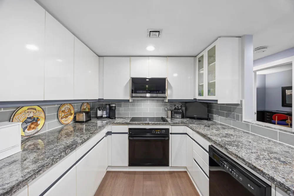 57 Campau Circle NW #2305 Grand Rapids, MI 49503