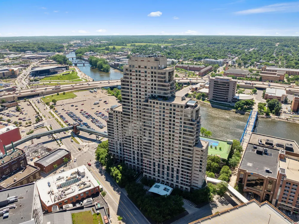 57 Campau Circle NW #2305 Grand Rapids, MI 49503