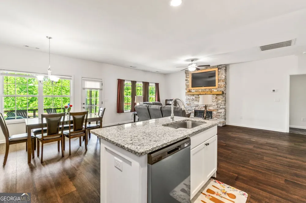 372 Highland Pointe DR Alto, GA 30510