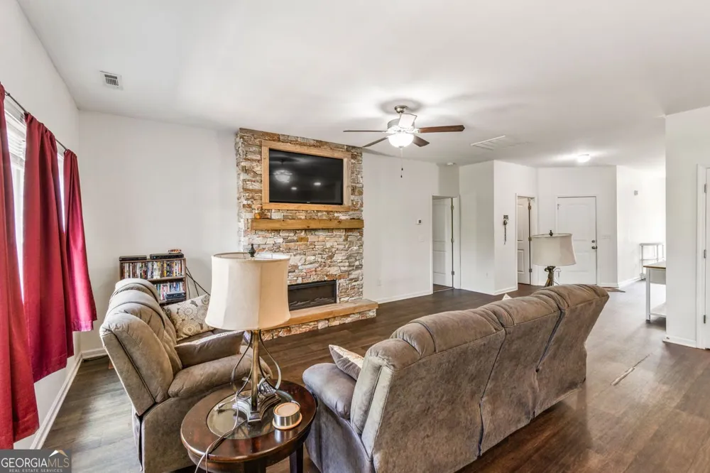 372 Highland Pointe DR Alto, GA 30510