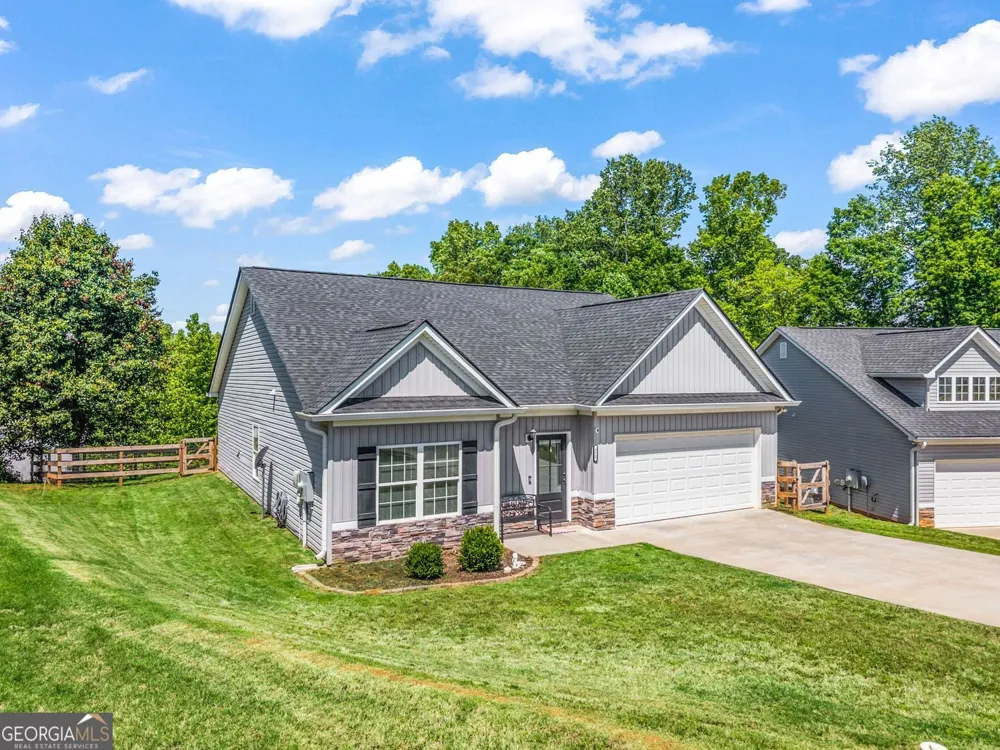 372 Highland Pointe DR Alto, GA 30510