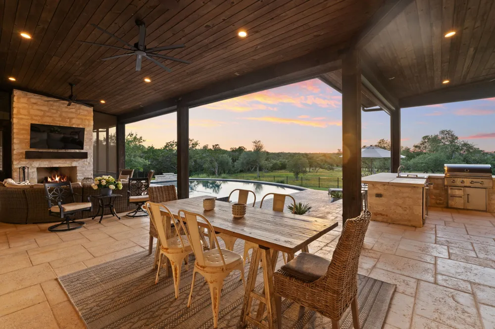 1457 Avenida High View Driftwood, TX 78619