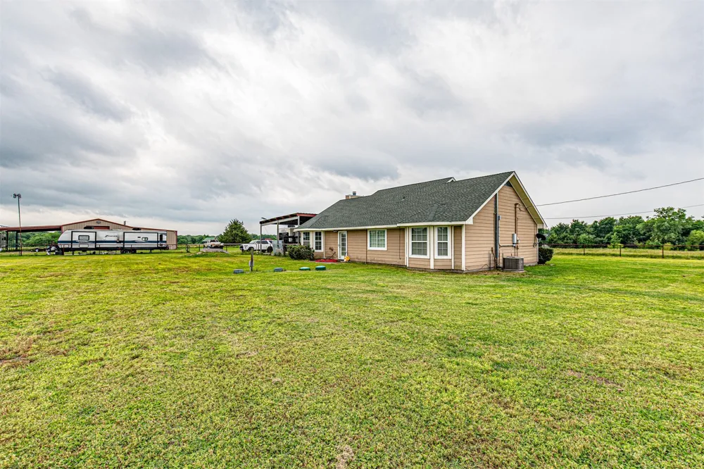 5538 County Road 3214 Lone Oak, TX 75453