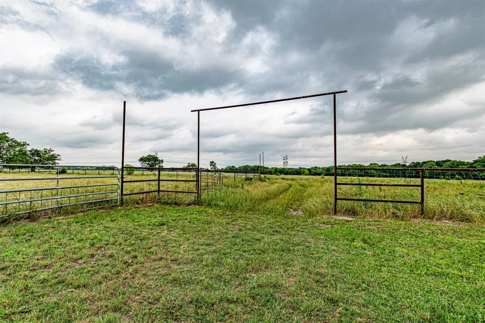 5538 County Road 3214 Lone Oak, TX 75453