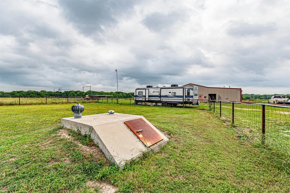 5538 County Road 3214 Lone Oak, TX 75453