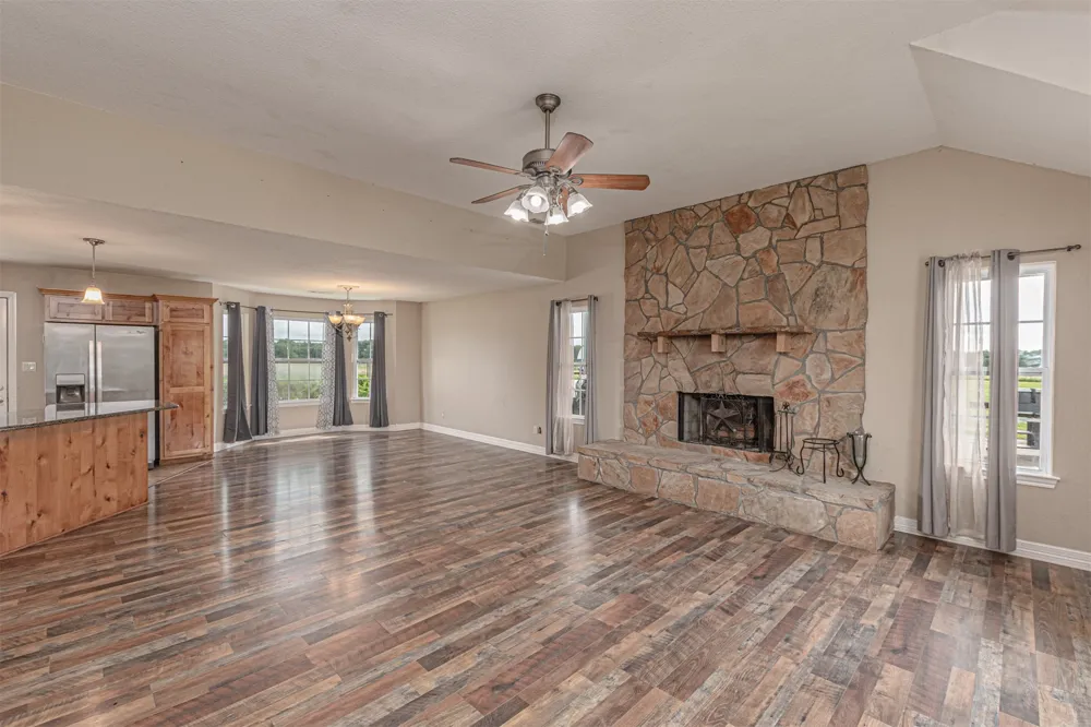5538 County Road 3214 Lone Oak, TX 75453