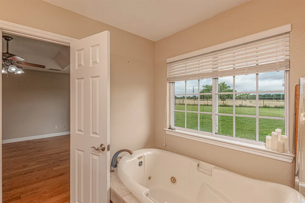 5538 County Road 3214 Lone Oak, TX 75453
