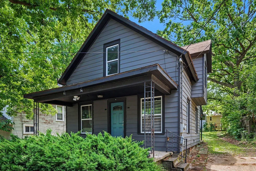 1222 E Kalamazoo Street Lansing, MI 48912