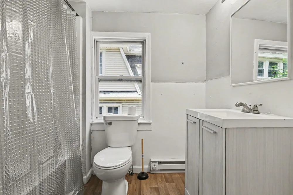 1222 E Kalamazoo Street Lansing, MI 48912
