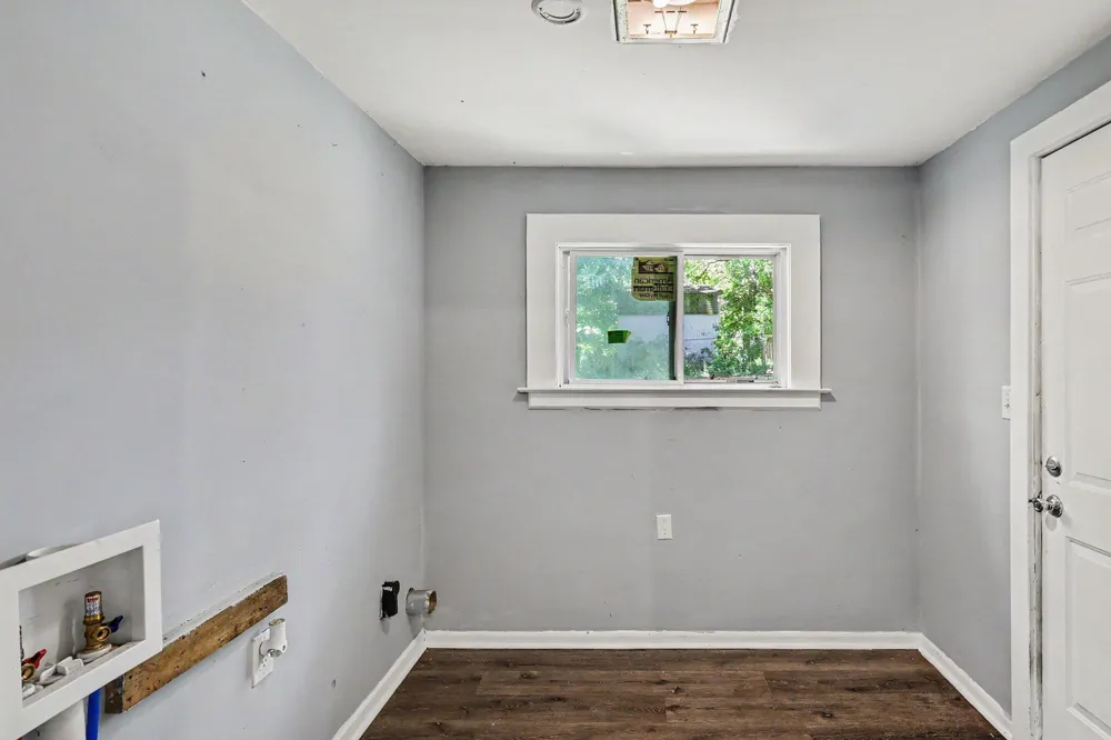 1222 E Kalamazoo Street Lansing, MI 48912