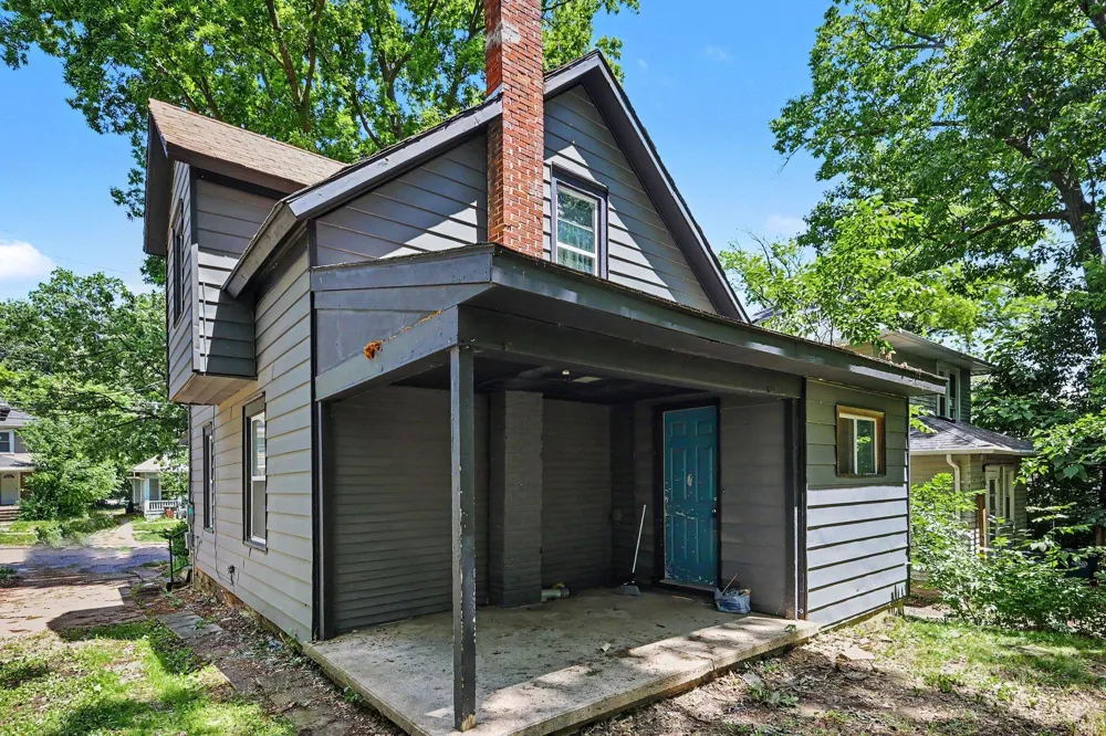 1222 E Kalamazoo Street Lansing, MI 48912