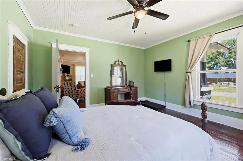 807 E Guilford Street Thomasville, NC 27360