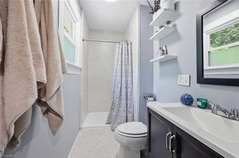 807 E Guilford Street Thomasville, NC 27360