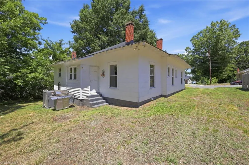 807 E Guilford Street Thomasville, NC 27360