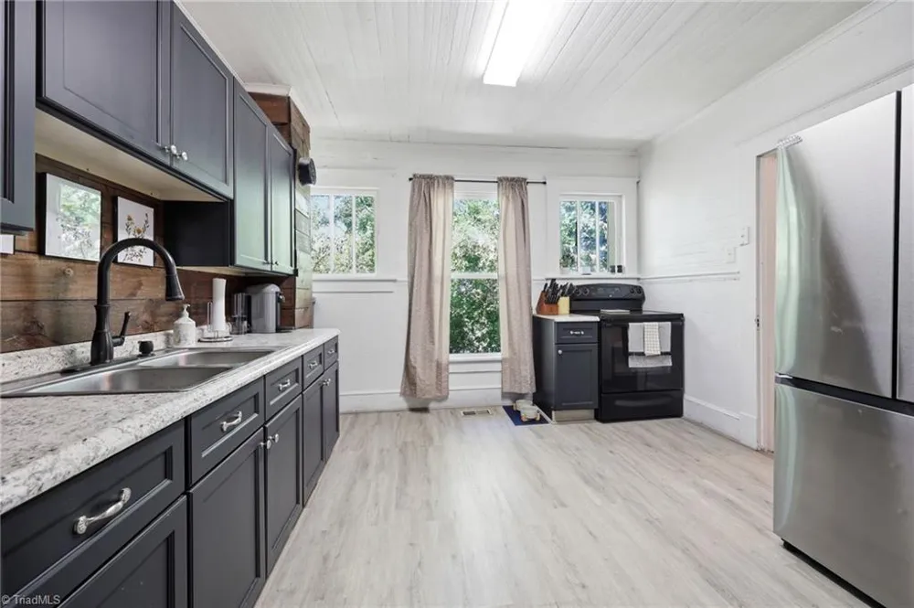 807 E Guilford Street Thomasville, NC 27360