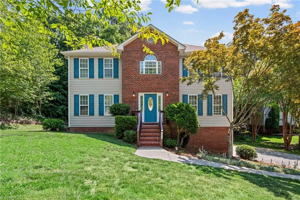 7626 Rolling Oak Court Clemmons, NC 27012