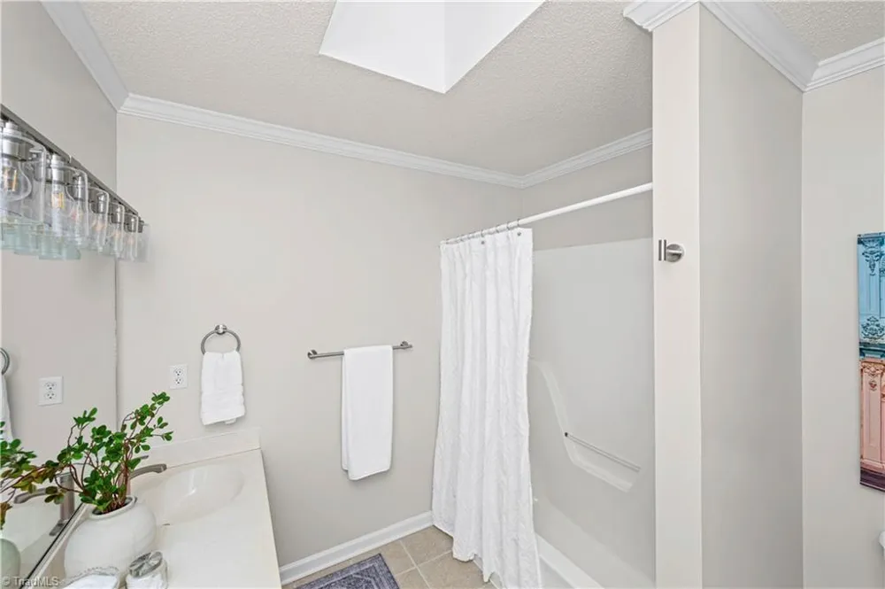 7626 Rolling Oak Court Clemmons, NC 27012