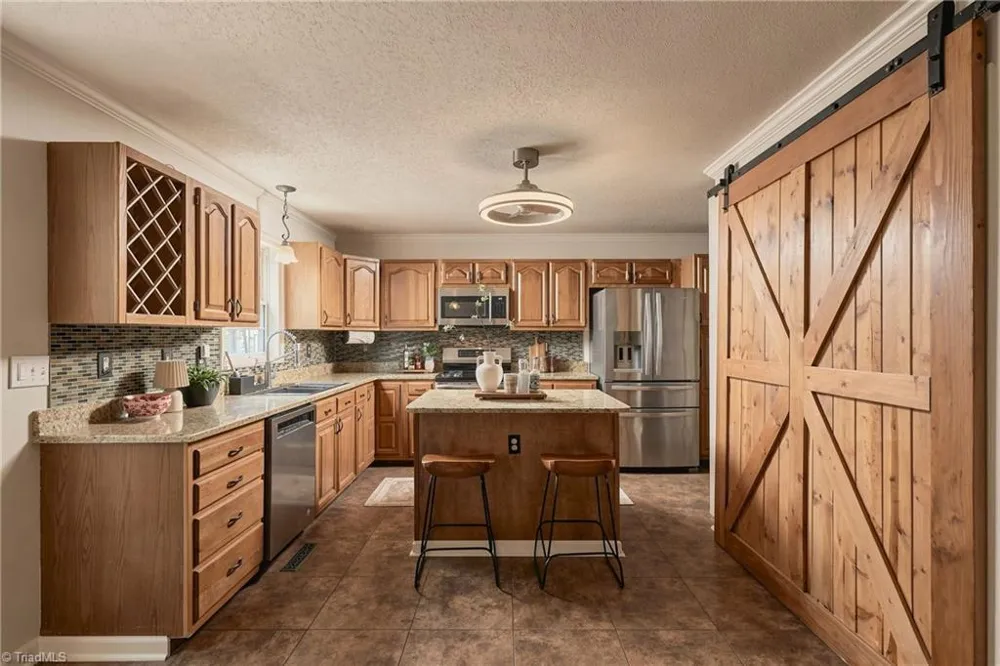 7626 Rolling Oak Court Clemmons, NC 27012