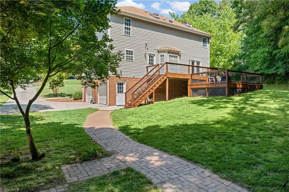 7626 Rolling Oak Court Clemmons, NC 27012