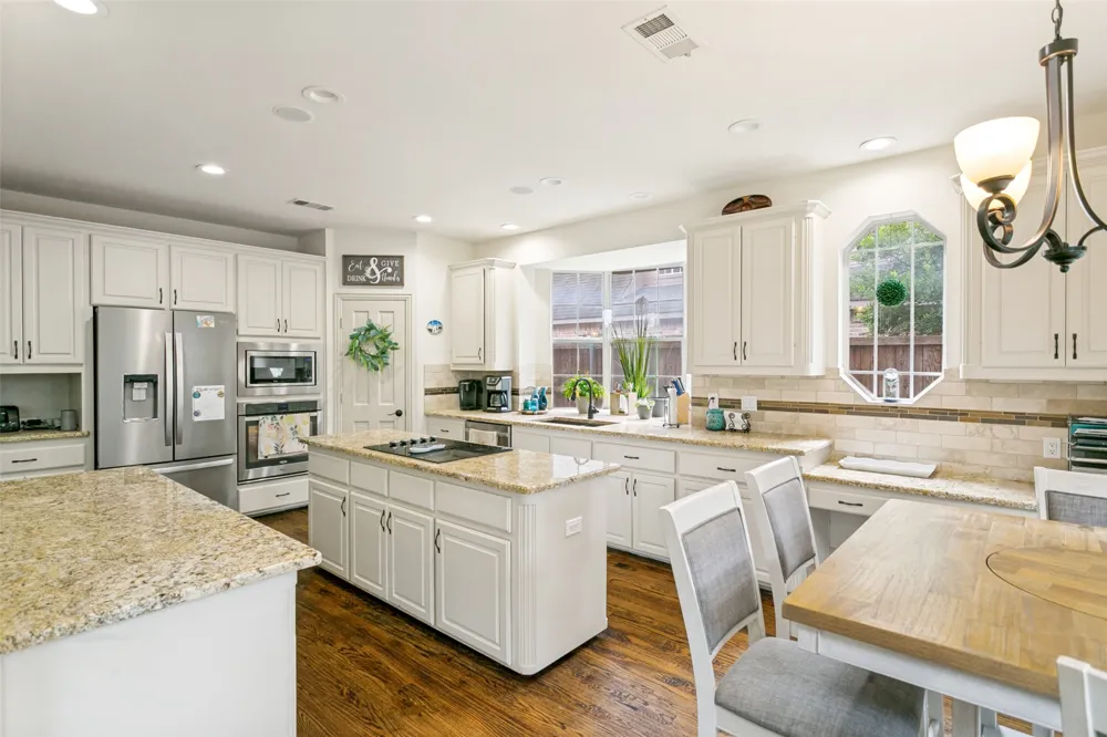 4261 Hunt Drive Carrollton, TX 75010