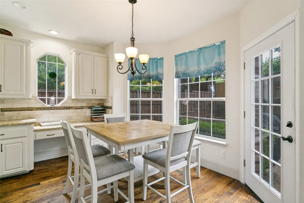4261 Hunt Drive Carrollton, TX 75010