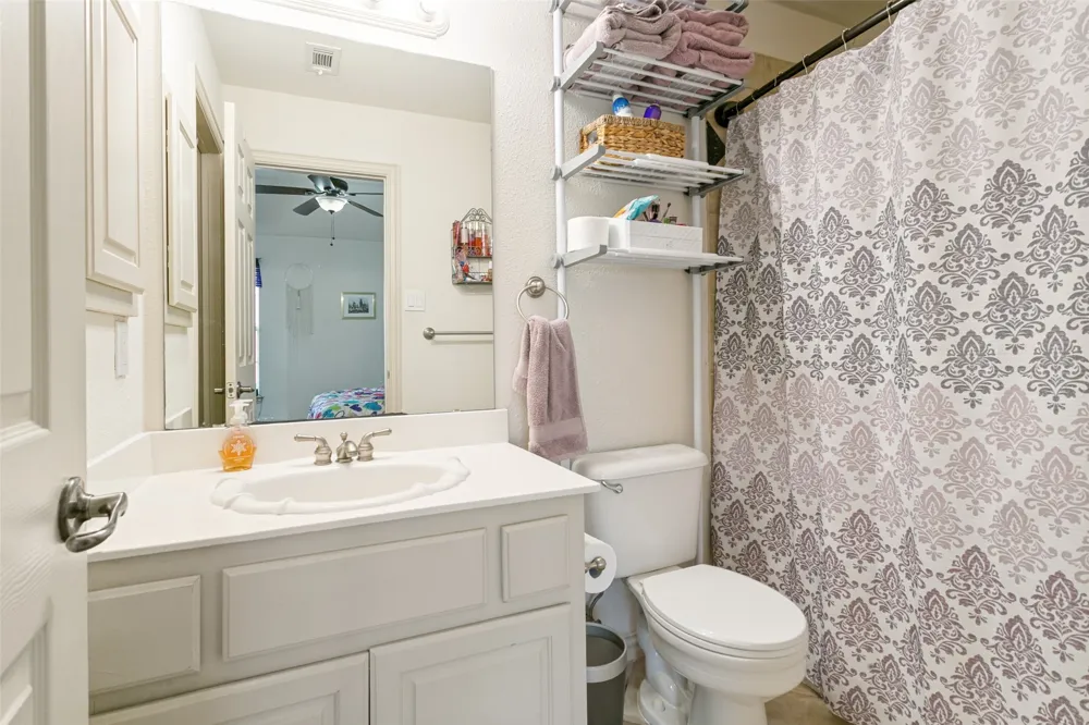 4261 Hunt Drive Carrollton, TX 75010
