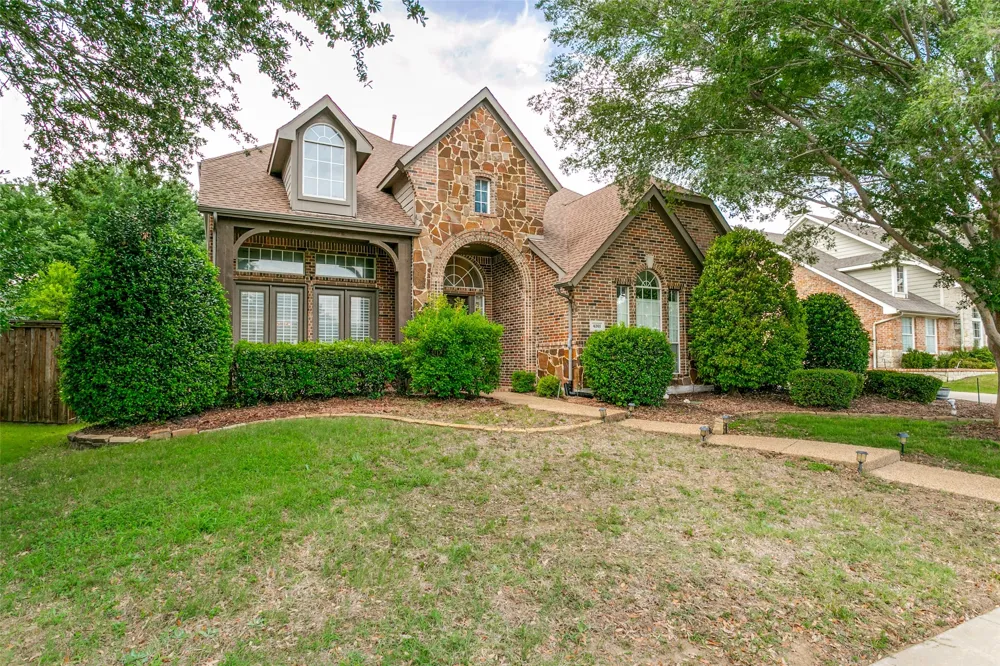 4261 Hunt Drive Carrollton, TX 75010