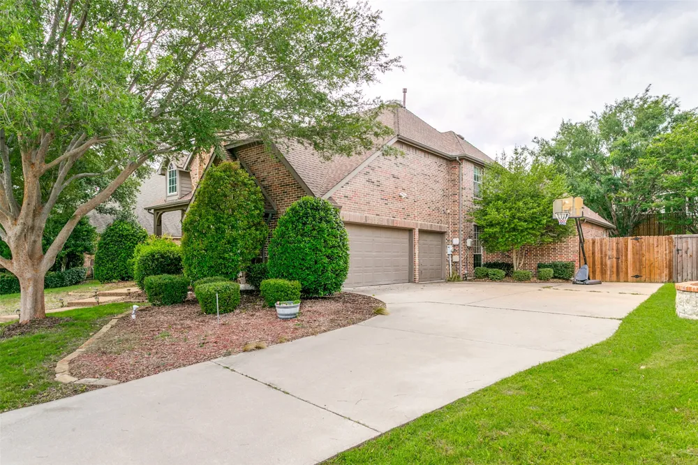 4261 Hunt Drive Carrollton, TX 75010