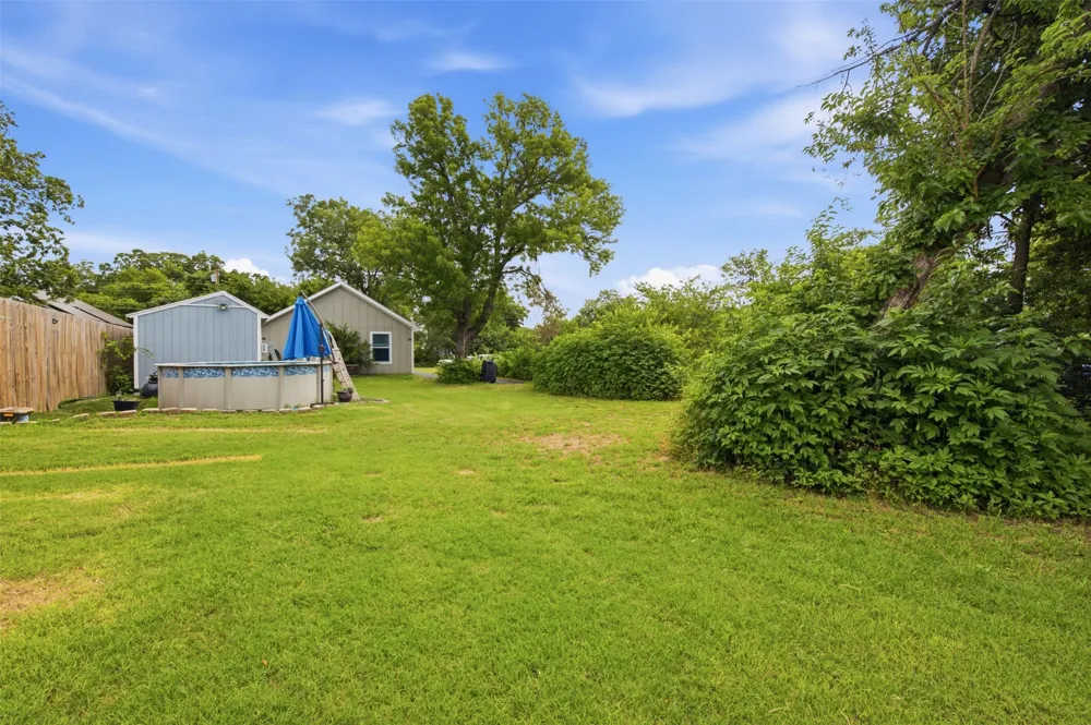 216 E Clay Street Bowie, TX 76230