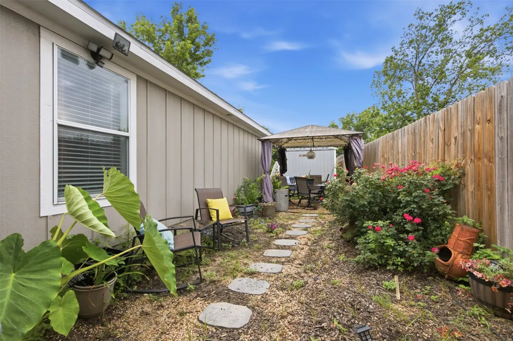 216 E Clay Street Bowie, TX 76230