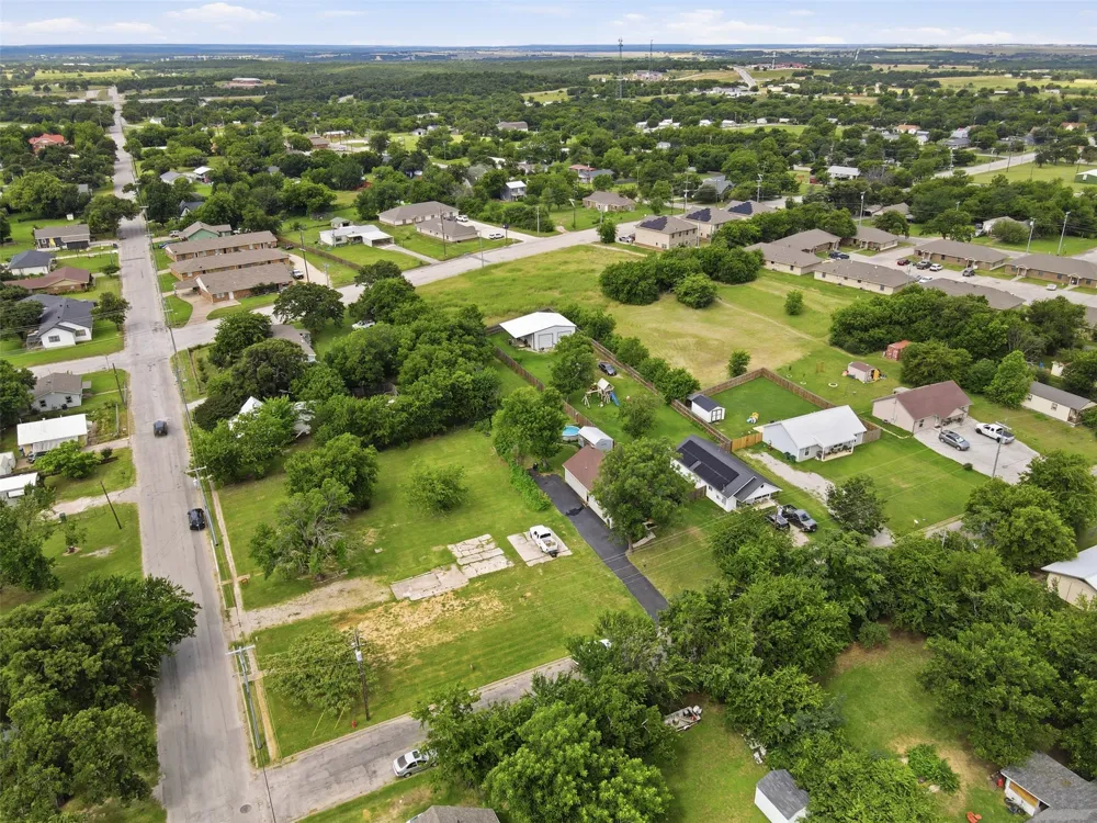 216 E Clay Street Bowie, TX 76230