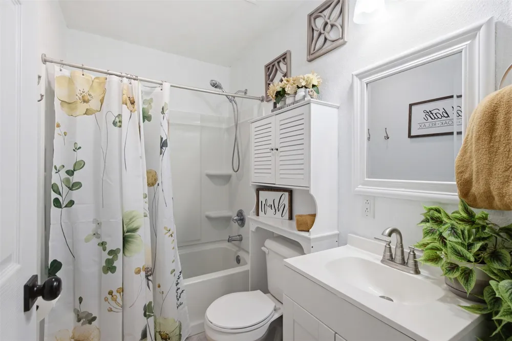 216 E Clay Street Bowie, TX 76230