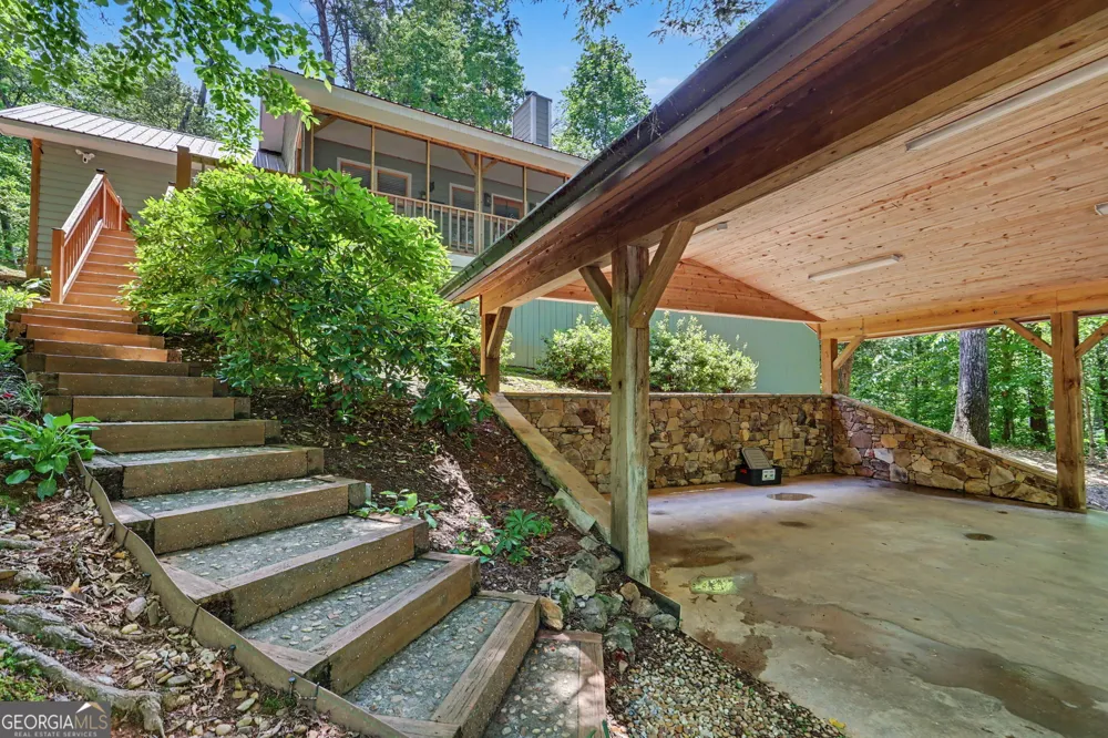 220A Brookwood LN Clarkesville, GA 30523