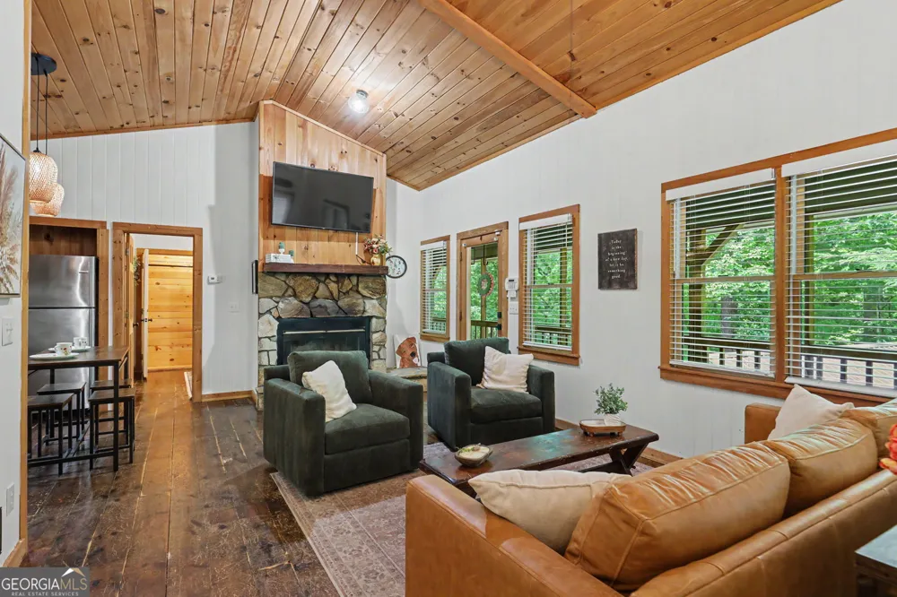 220A Brookwood LN Clarkesville, GA 30523