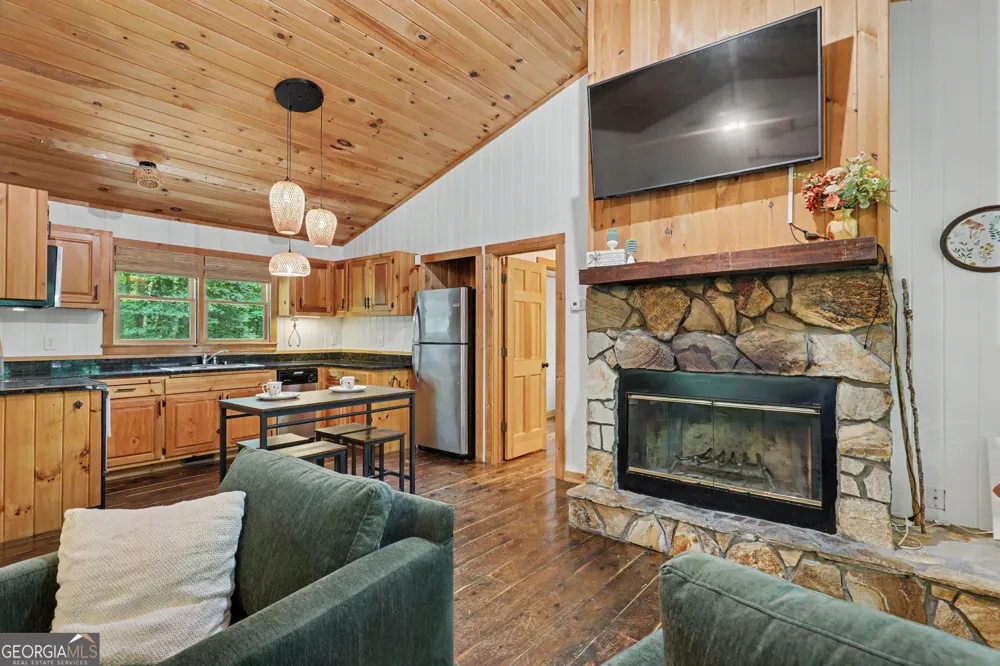 220A Brookwood LN Clarkesville, GA 30523