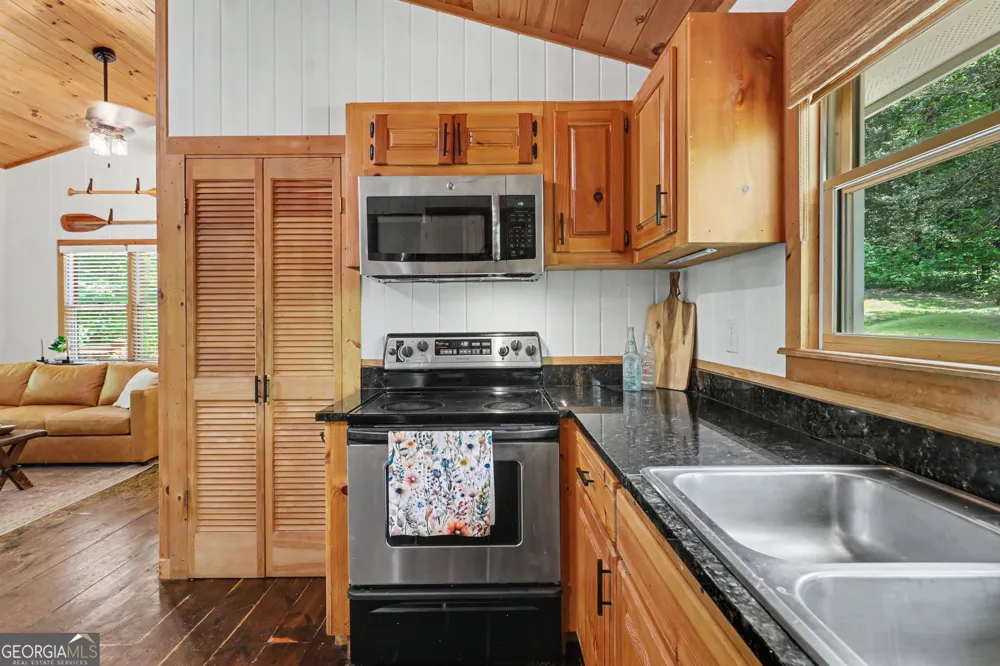220A Brookwood LN Clarkesville, GA 30523