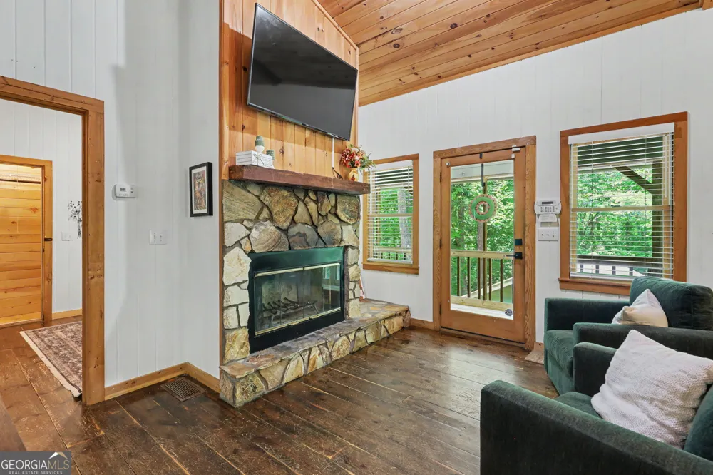 220A Brookwood LN Clarkesville, GA 30523