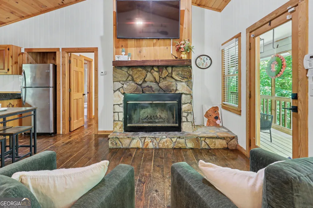 220A Brookwood LN Clarkesville, GA 30523