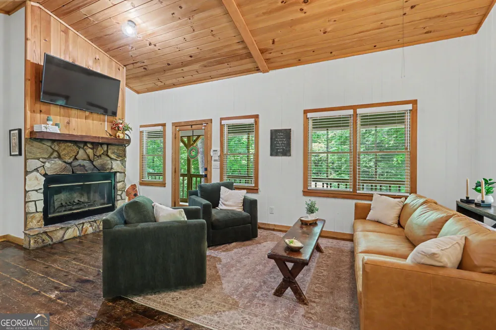 220A Brookwood LN Clarkesville, GA 30523