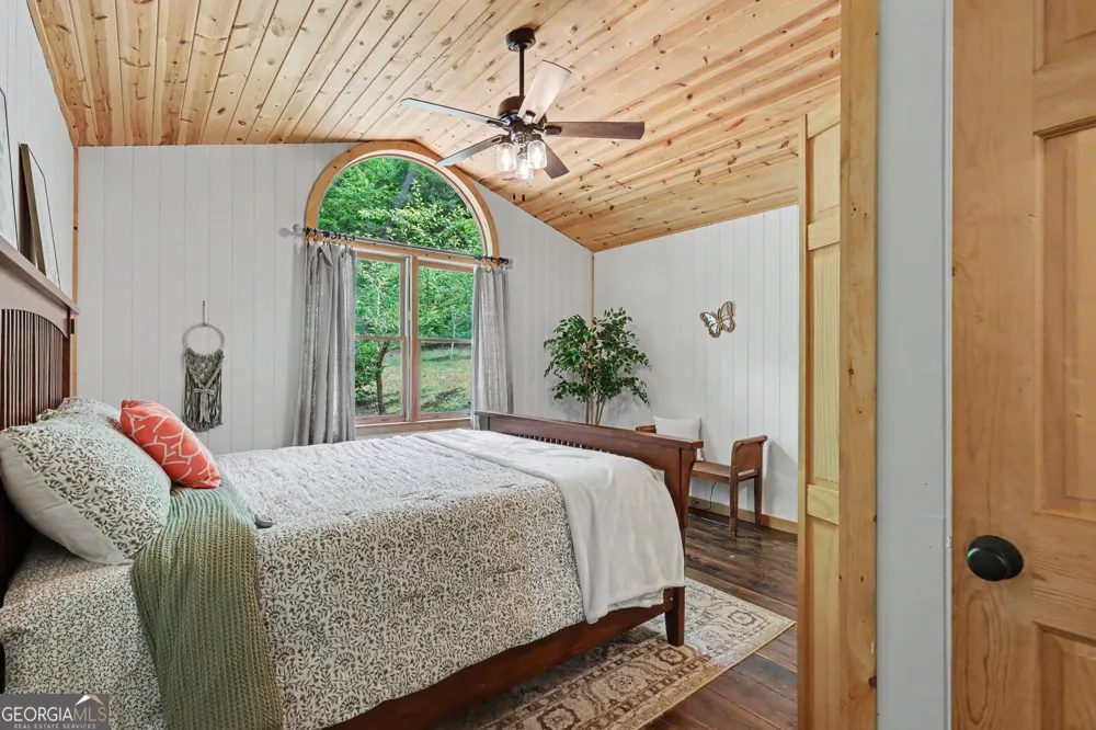 220A Brookwood LN Clarkesville, GA 30523