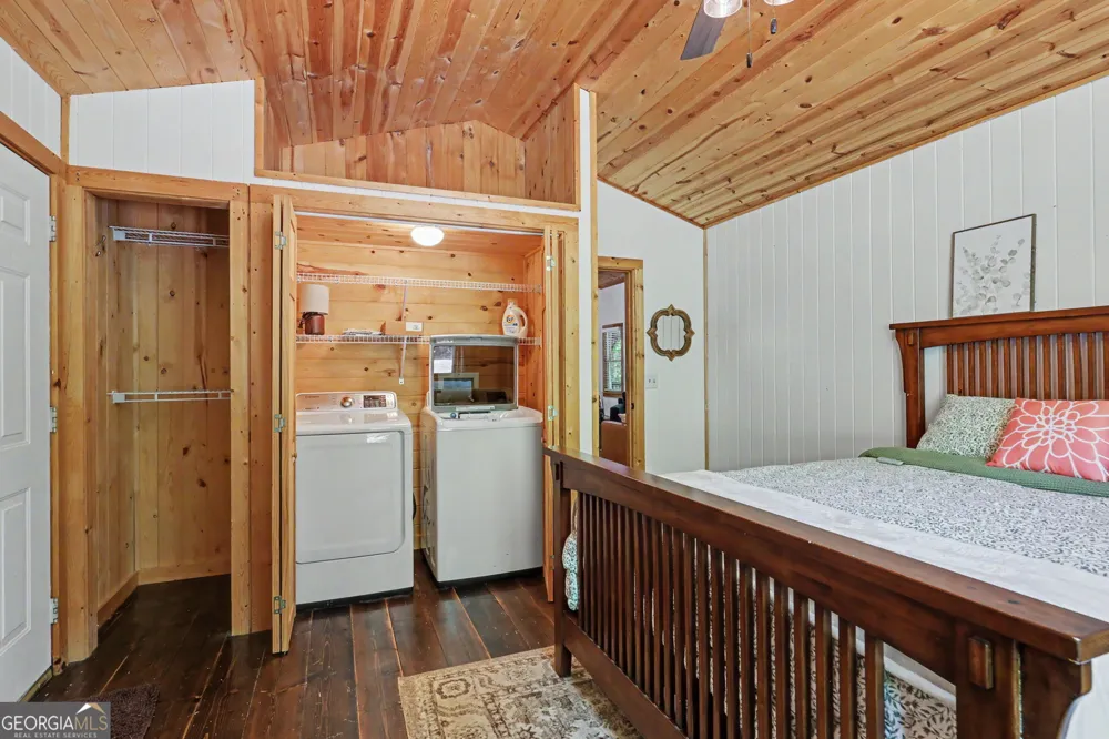220A Brookwood LN Clarkesville, GA 30523