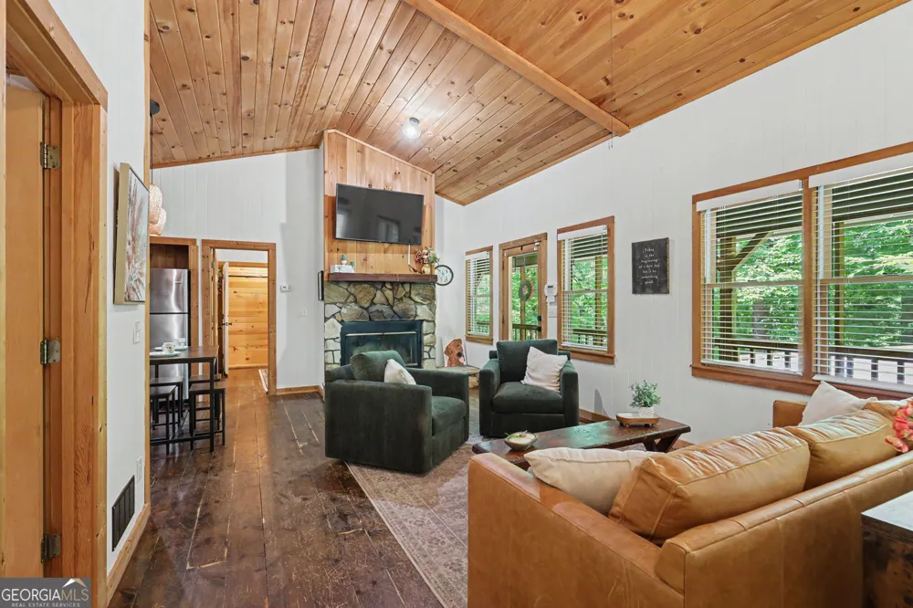 220A Brookwood LN Clarkesville, GA 30523